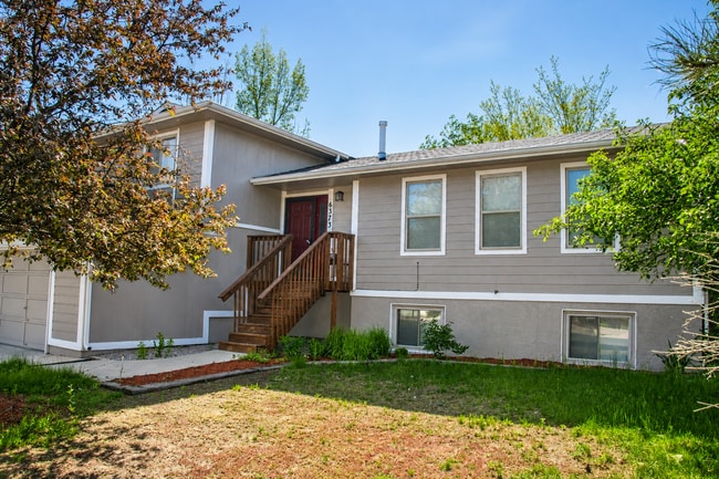 Building Photo - 6373 Pulpit Rock Dr