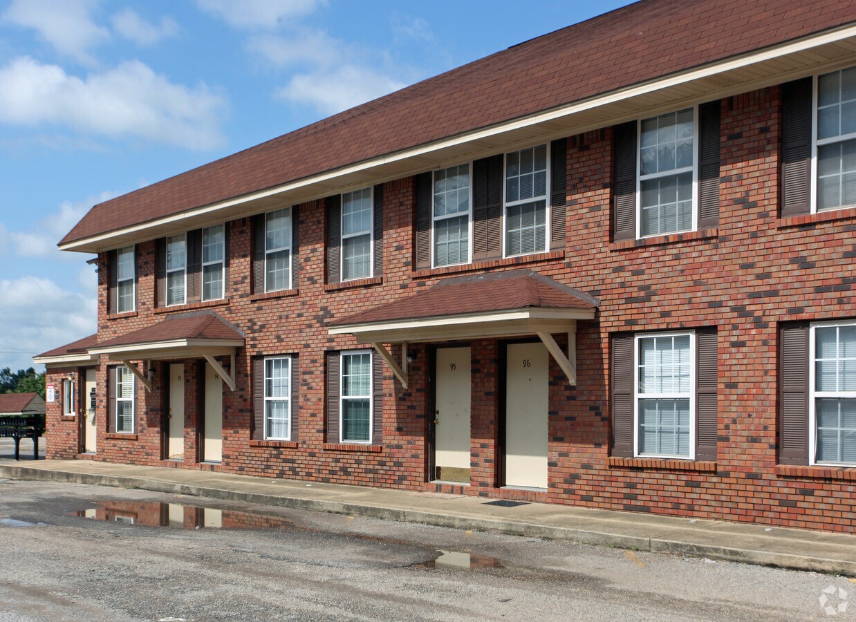 Brookhaven Apartments - Brookhaven Apartments