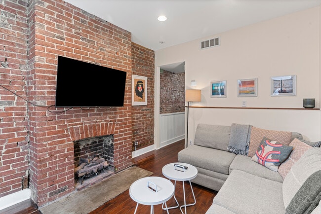 Photo - 175-43rd 1/2 43rd 1/2 St Casa