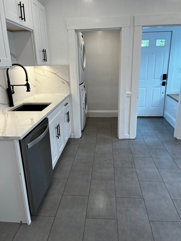 Kitchen, laundry, backdoor - 279 E Squantum St (Quincy, MA)
