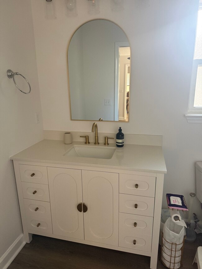 823 Fairview Dr