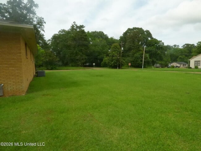 Photo - 265 W Pine St