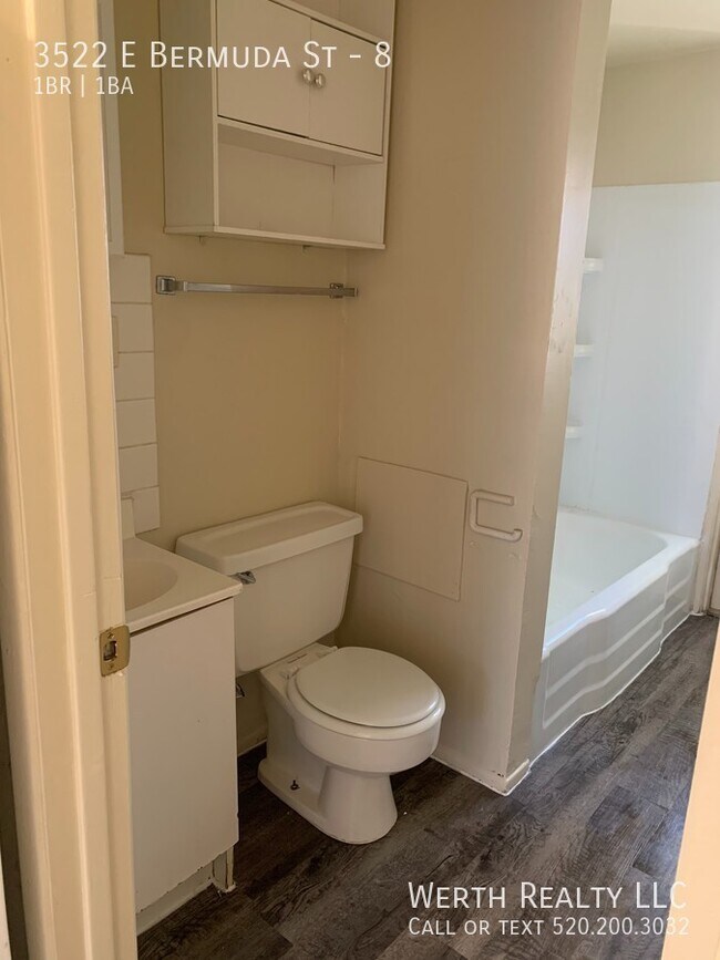 Photo - Quaint 1 Bed/ 1 Bath With Private yard! Qu... Unit 8