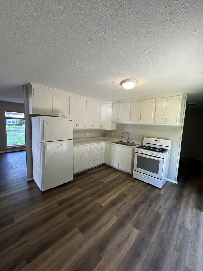 Photo - 2303 Bramble Way