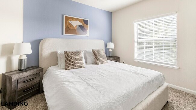 901 Lakeside Cir Unit 2212