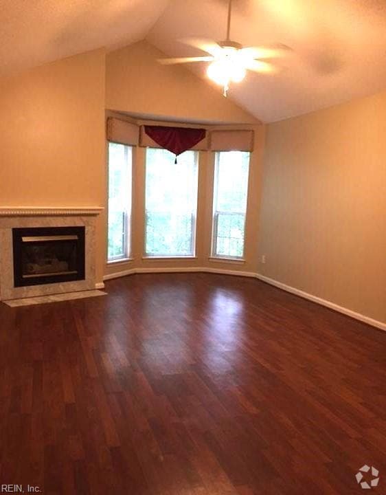 Building Photo - 921 Whistling Swan Dr Rental