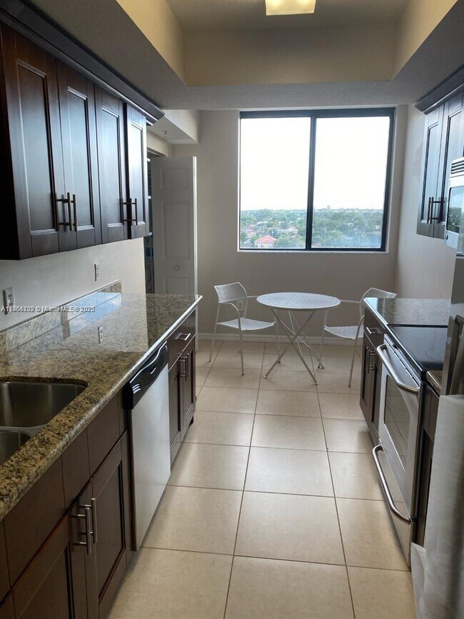 Photo - 3530 SW 22nd St Unidad 913 Rental