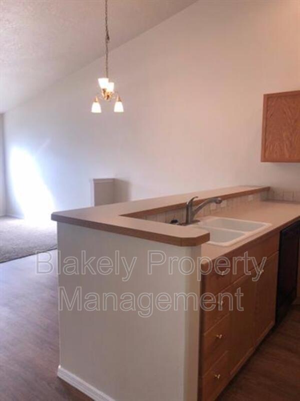 Photo - 533 N Grove Way