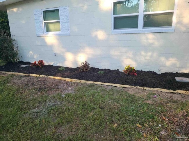 Photo - 115 Warwick Ave