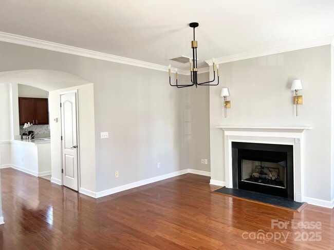 Photo - 630 Old Meeting Way