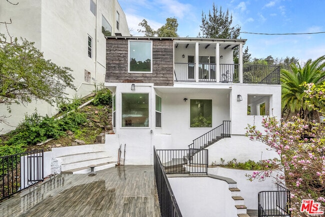 Building Photo - 9848 Portola Dr Rental
