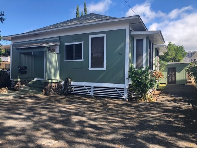 Building Photo - 1302 Kinau St Unit 3