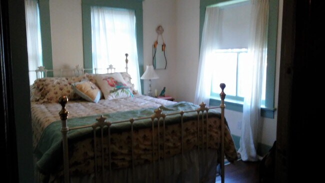 Photo - 1701 Sylvester Rd