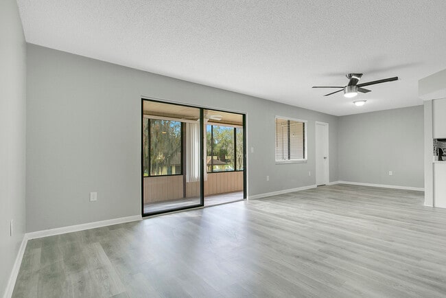 Photo - 513 Fairways Ln