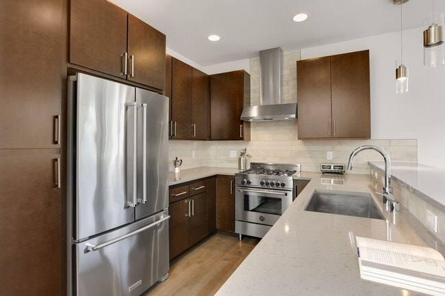 Photo - 2510 NE 65th St