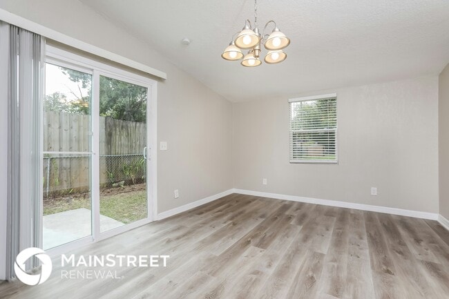 Photo - 2428 S Maple Ave