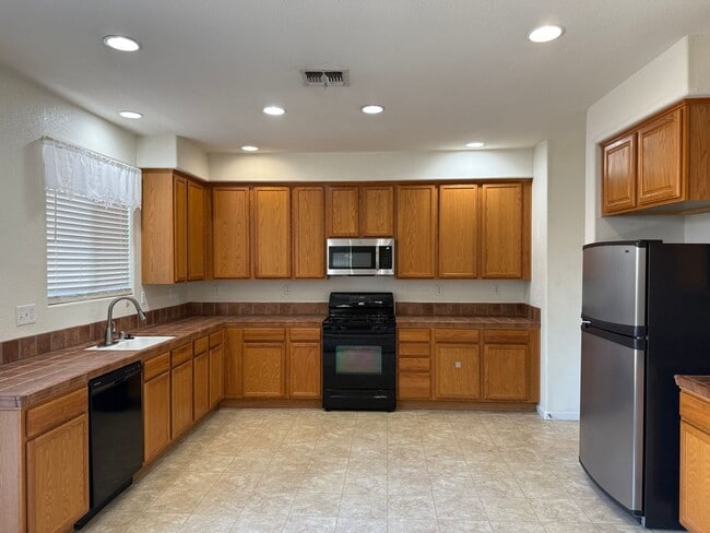 Photo - 2931 Logansport Way