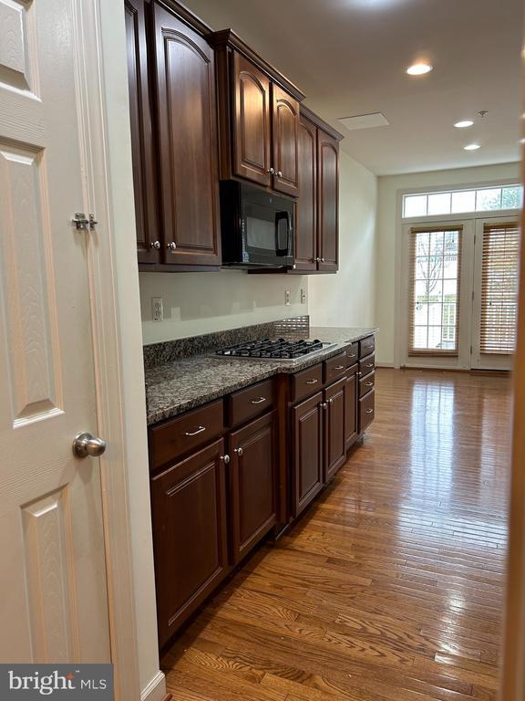 Photo - 338 Village Way