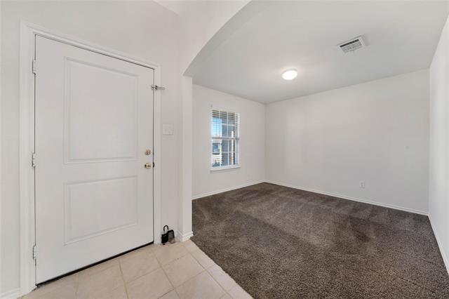 Photo - 914 Decker Dr