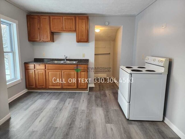 Photo - 406 1st St SE