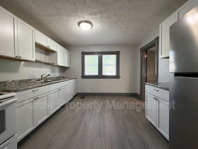 Photo - 2434 W St