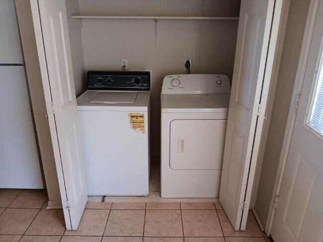 Photo - 3606 Littleleaf Dr Unidad 3606 Littleleaf B