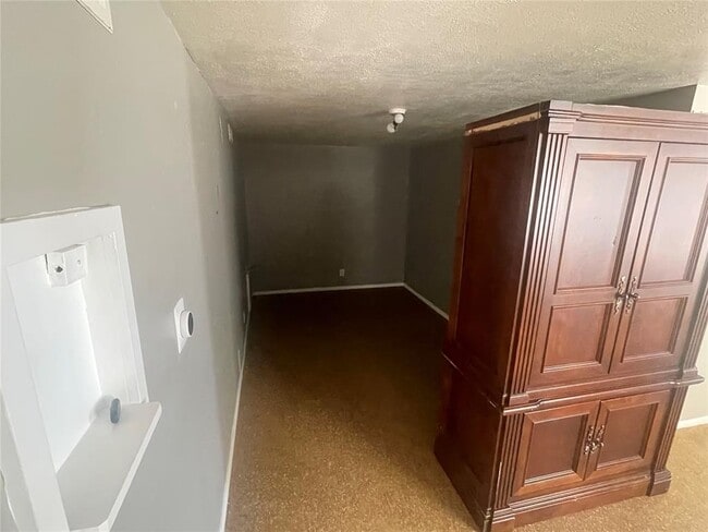 Photo - 909 Court Ave