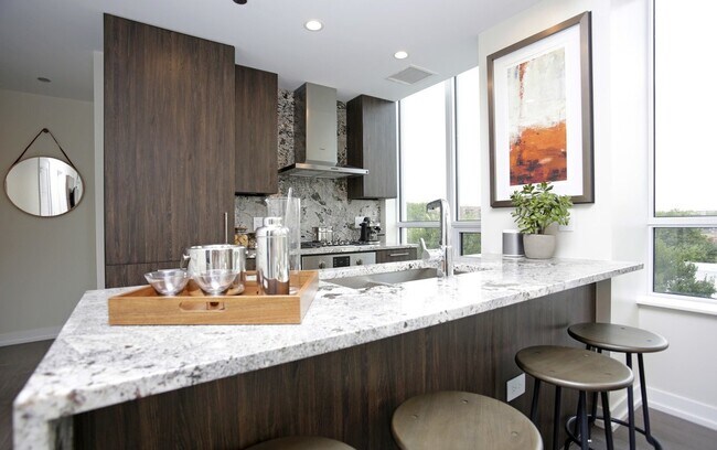 Photo - 738 N Hudson Ave