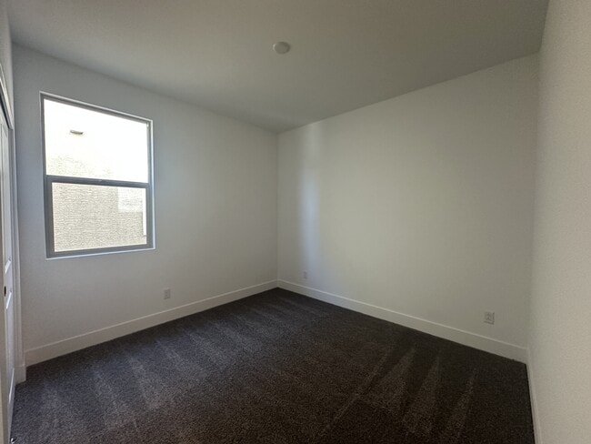 Photo - 10273 Digby Fine St