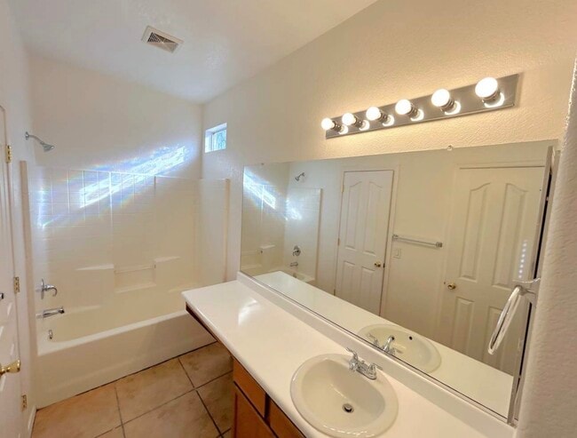 Photo - 1217 E Graham Trl