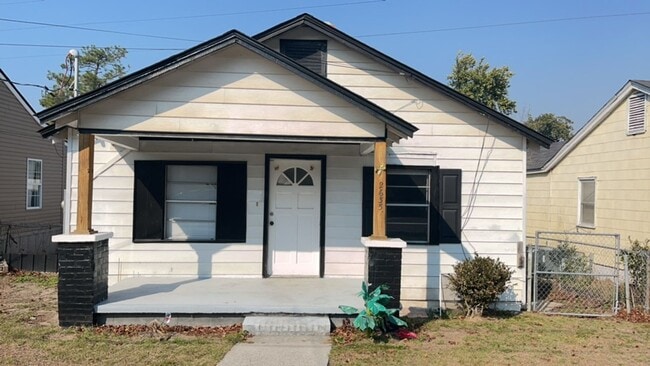 Building Photo - 2635 Royal St