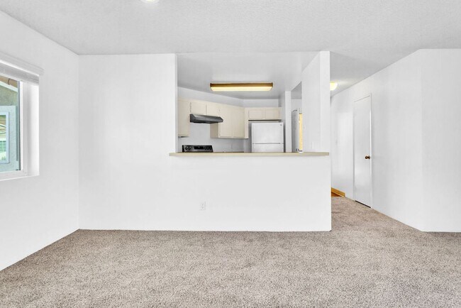 Photo - Beautiful one bedroom/one bath in the Verano community at UTC! Close to so much! Unidad 2610