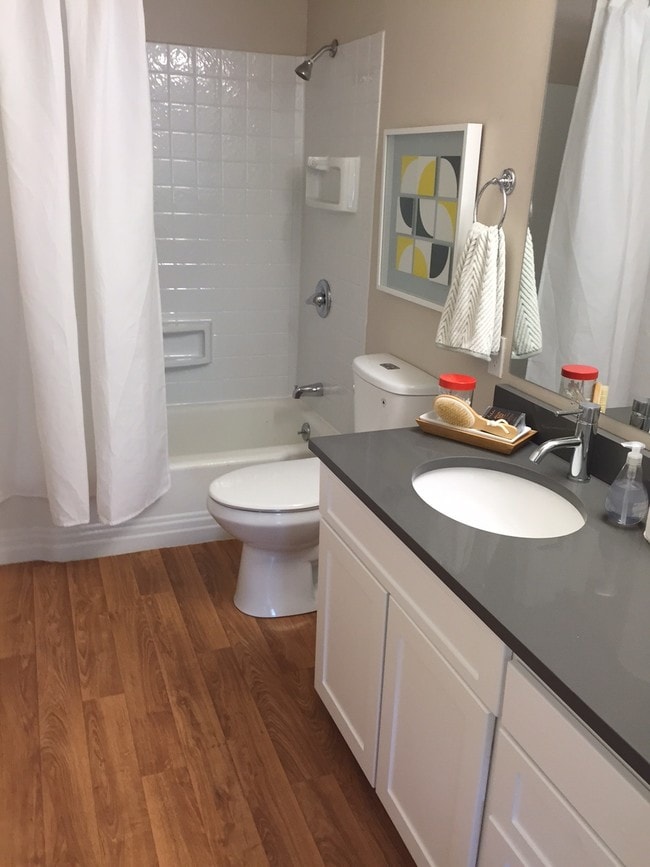 Photo - Midlake Apartments