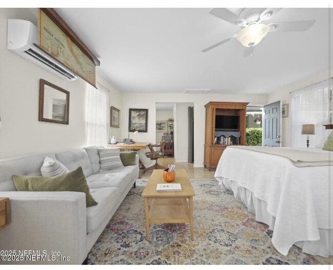 Photo - 509 Live Oak St