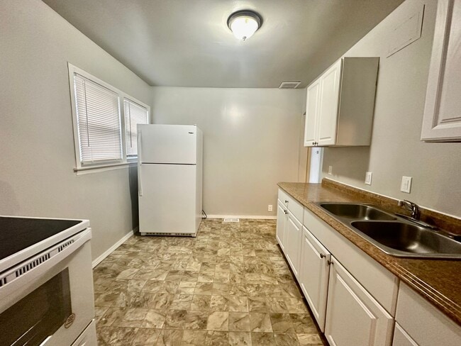 Photo - 8133 Timken Ave