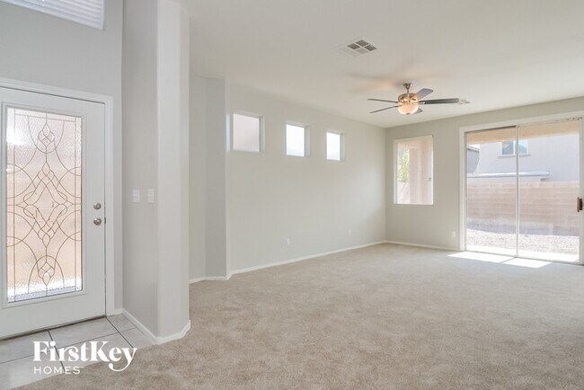 Photo - 4946 Copperlyn St