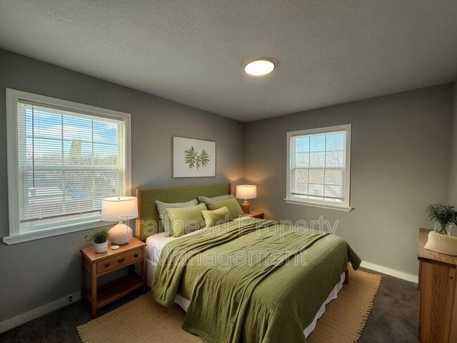 Photo - 300 E Gregory Blvd