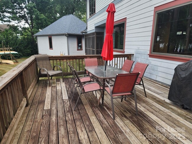 Photo - 16946 Belle Isle Dr