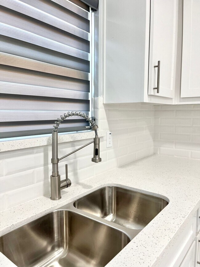 Photo - 1019 N Abbey Ave Unit 2