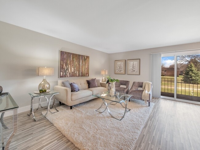 Photo - Rochester Club Apartments