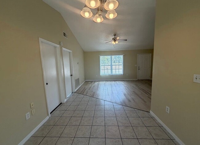 Photo - 5571 Mariner Blvd