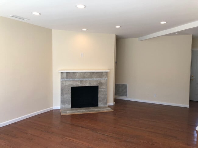 Photo - Torrance Private Home