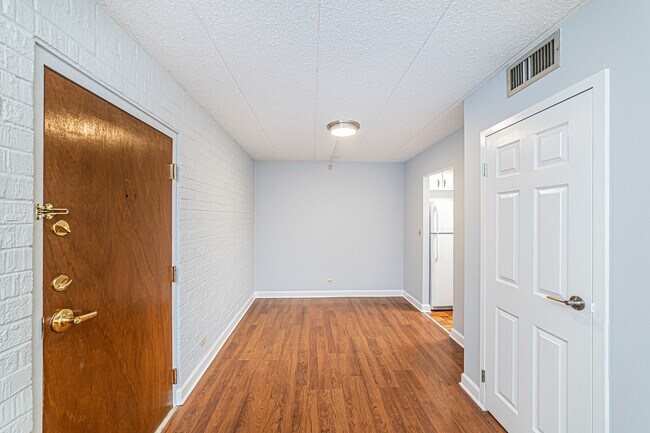 Photo - 3222 Sanders Rd Unit 1E