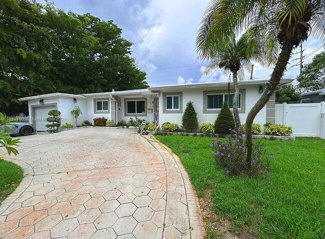 Photo - 15 NE 134th St