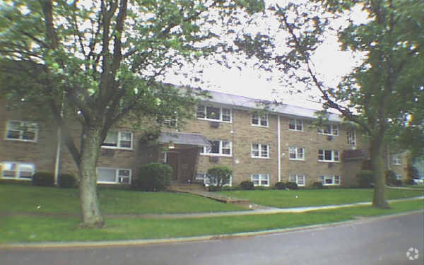350 N State St - 350 N State St Apartments