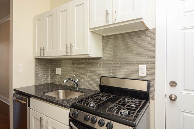Photo - 646.5 W Roscoe St Unit N2