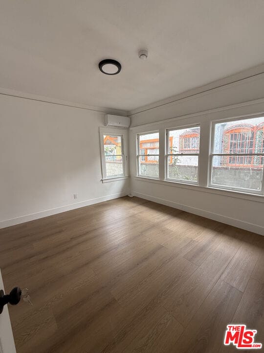 Photo - 4501 S Budlong Ave