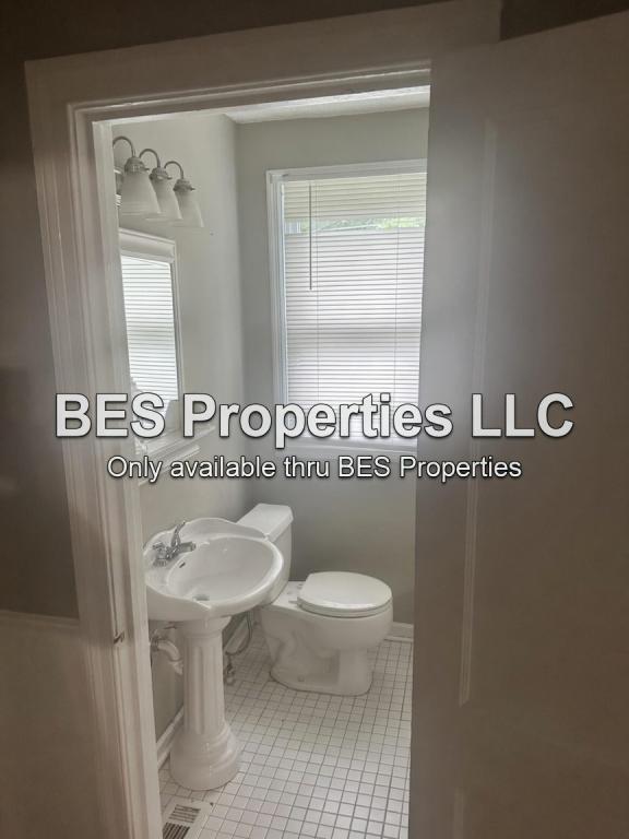 Photo - 709 Matheson Rd
