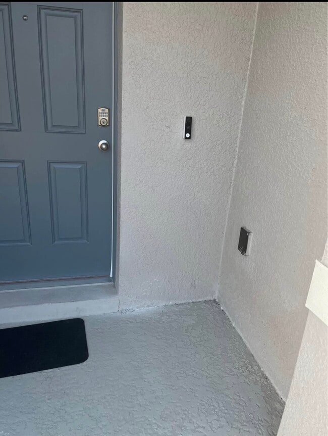 Building Photo - 1242 Lido Dr