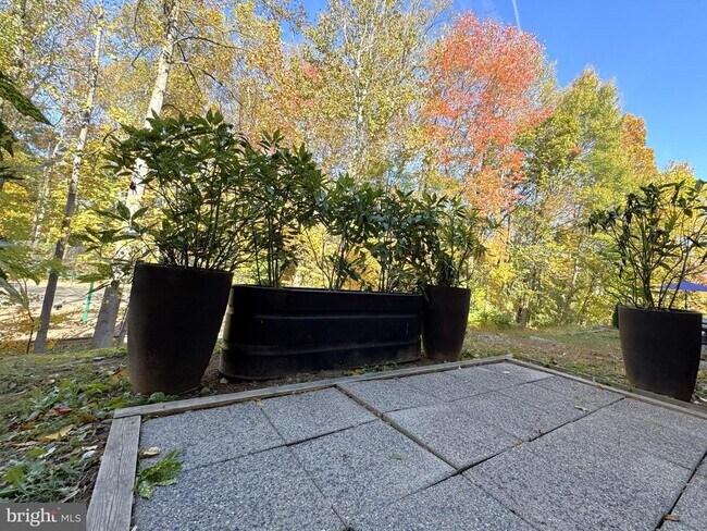 Building Photo - 12012 Golf Ridge Ct Unit 102